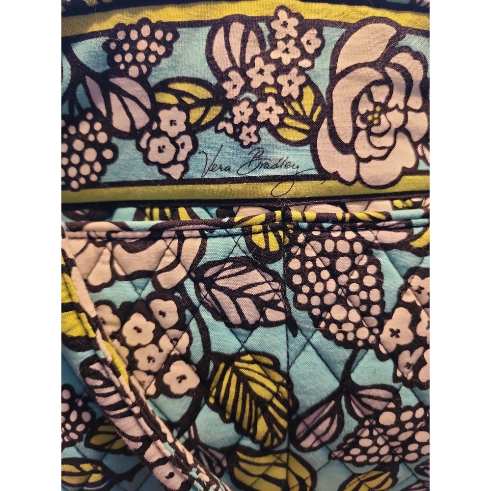 Vera Bradley Island Blooms bowler bag Quilted. floral pattern. EUC - Picture 4 of 9